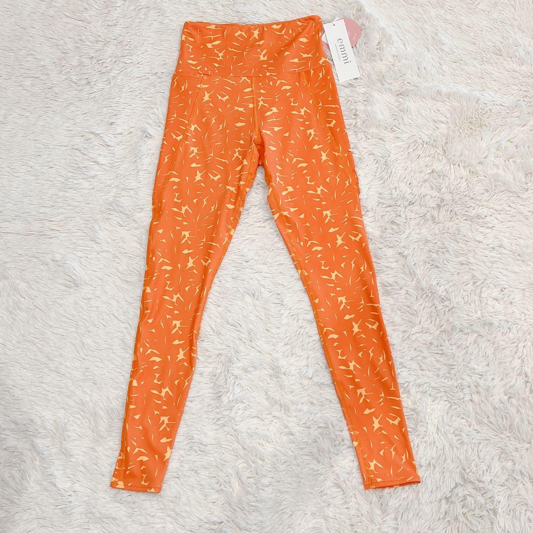 ■新品■emmi yoga エミヨガ　トップス&レギンス　7-9号　上下セット